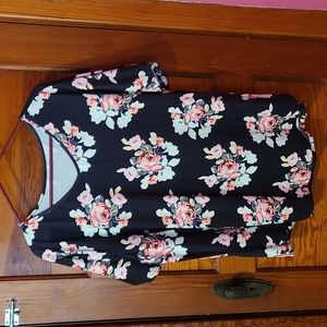 Women's Rosriss Floral V-Neck Tunic. Size 20W.